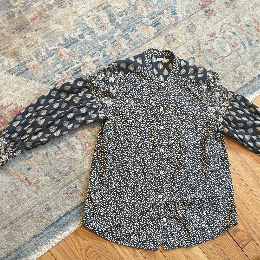 Adalyn top Faherty
Color Leaf Batik Multi